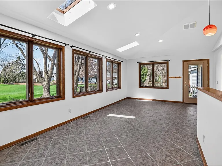 1014 N Westfield Rd — Photo 8
