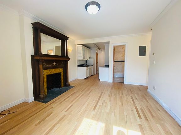 4th image of 305 W 91st St APT 4