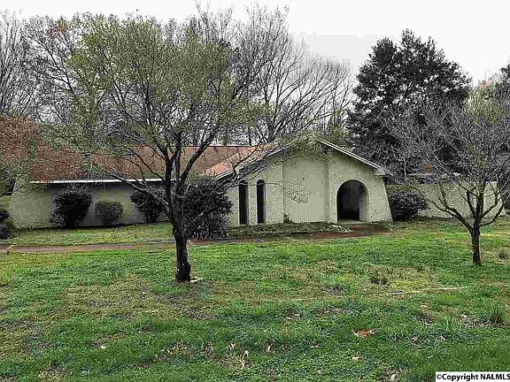 2nd image of 2502 Arrow Wood Dr SE