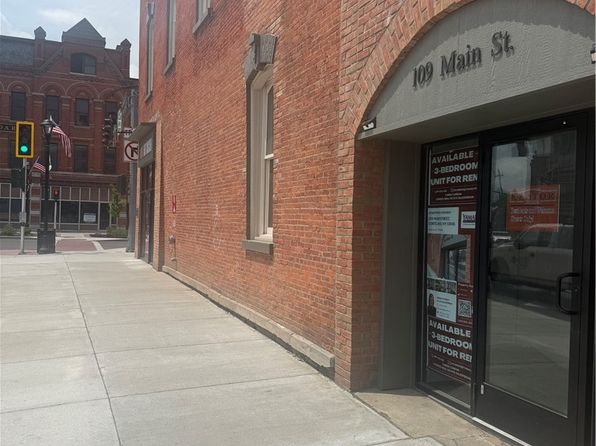 109 Main St