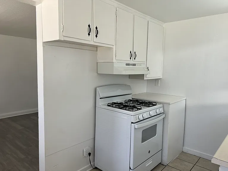 608 1/2 Oak St #1/2 — Photo 12