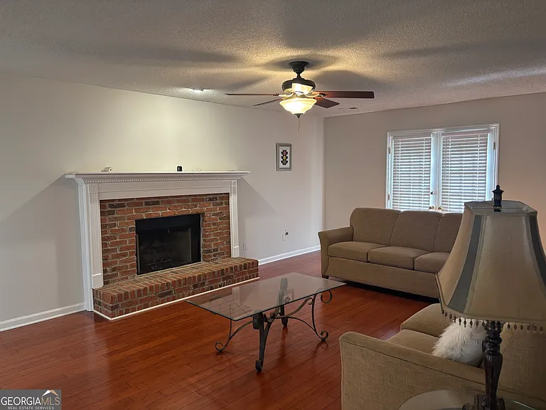 4961 Brownwood Dr — Photo 2