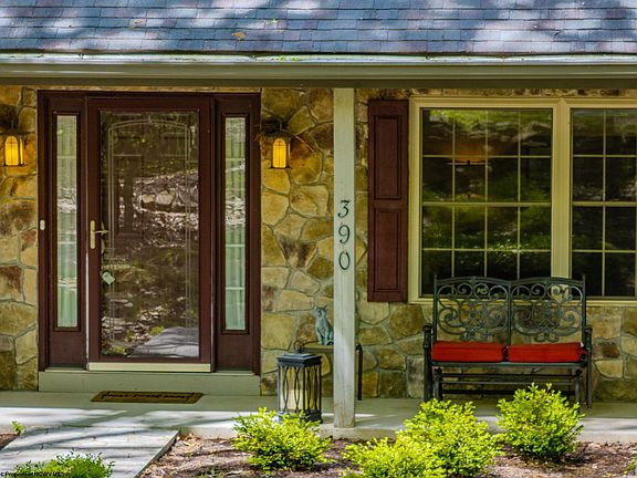 4th image of 390 Aster Cir