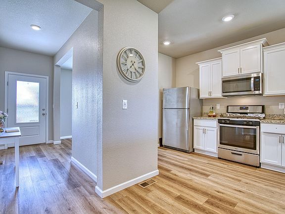 4th image of 1127 Savona Ave