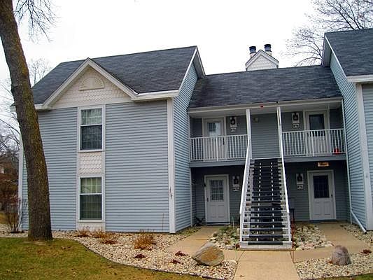 1st image of 300 Foxwood Dr