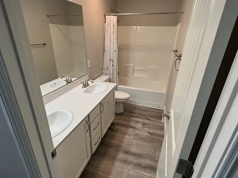 5705 Shadow Bend Dr — Photo 20