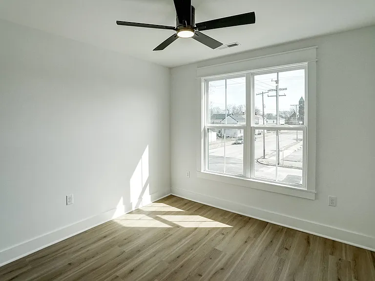 901 Commerce St #1 — Photo 31