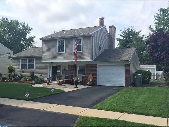 1211 Yellowstone Dr photo 1
