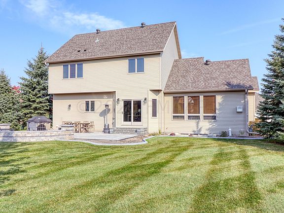 4th image of 519 Wellington Ct