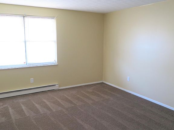 2nd image of 316 W 5th St APT 9