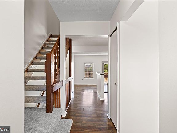 4th image of 957 Saint Michaels Dr