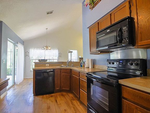 5th image of 1201 Glenmore Dr