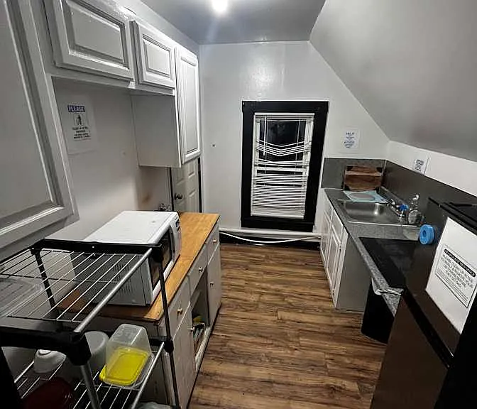 110 Pleasant St #3 — Photo 8