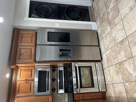 5th image of 331 Swinton Ave
