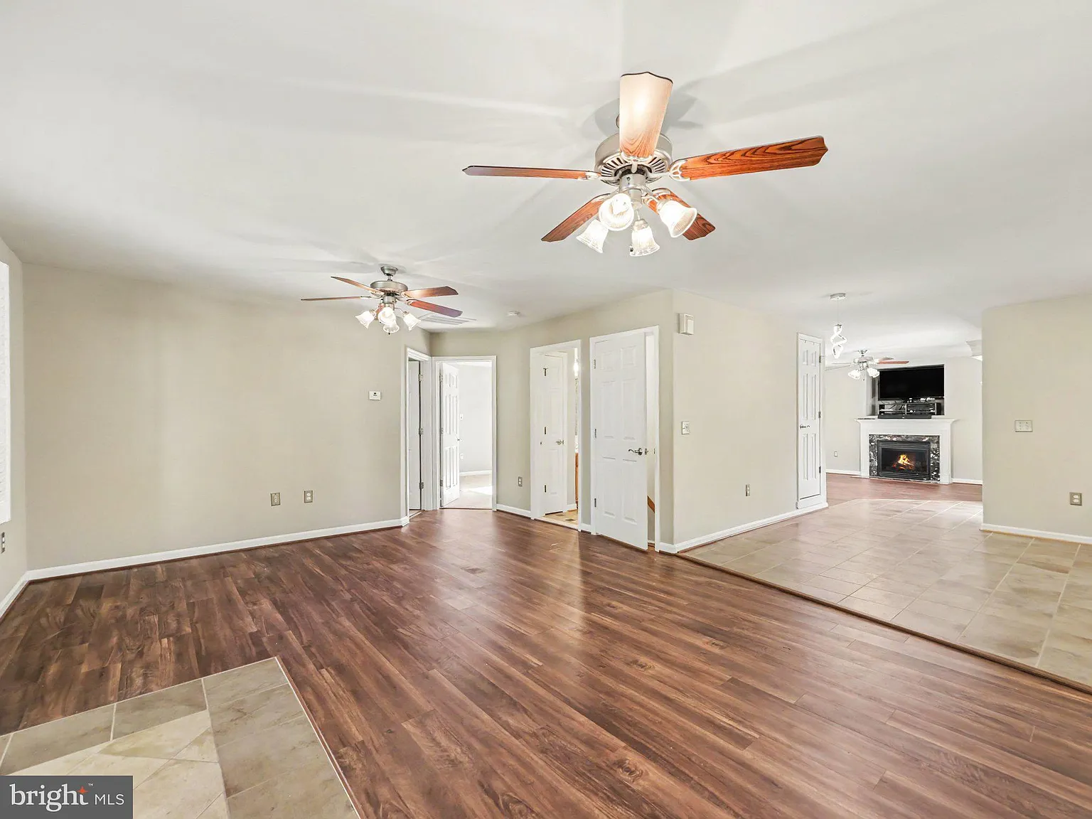 3 bed, 3.0 bath, 2352 sqft, $3,000 — Photo 3