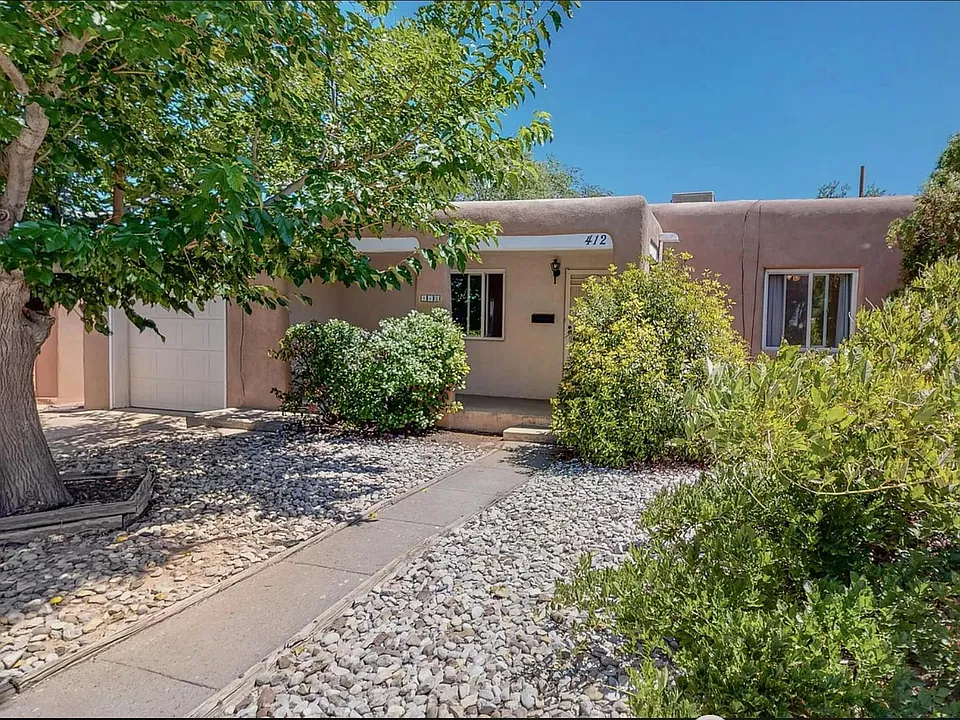 412 Cardenas Dr NE