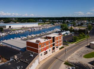 1221 Broad St APT 3, Saint Joseph, MI 49085