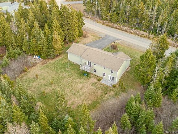 5th image of 21 Emerald Lake Rd