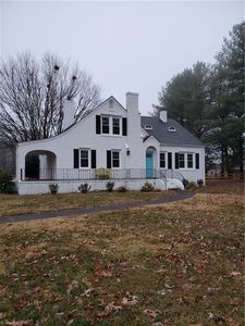 1605 W Main St, Yadkinville, NC, 27055