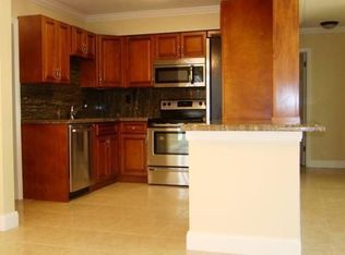 923 SE 16th St, Deerfield Beach, FL 33441