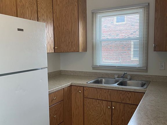 2nd image of 5427 Benton St