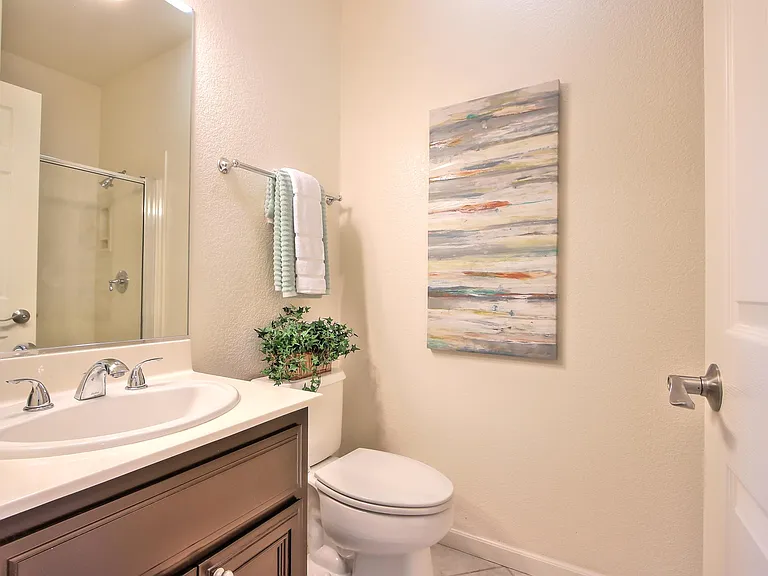 1130 E River Pkwy — Photo 16