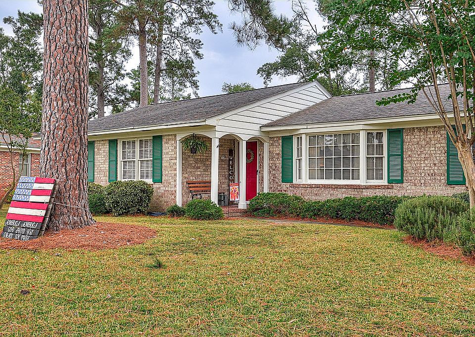 1st image of 210 Avondale Dr