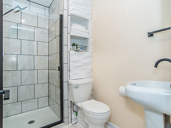 5th image of 905 Odom Dr #15045569