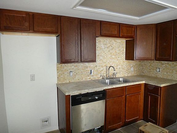 4th image of 3758 Tanglewilde St APT 2