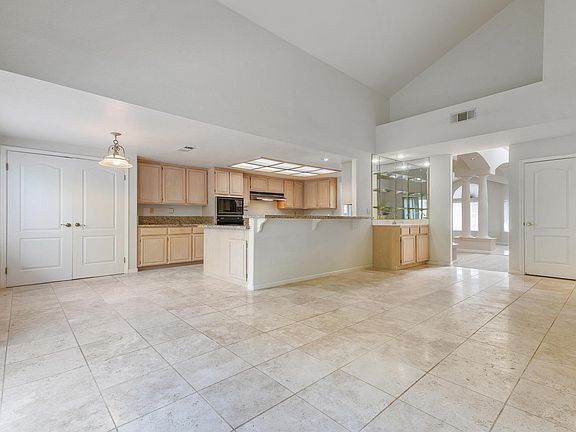 5th image of 4216 Knollview Dr