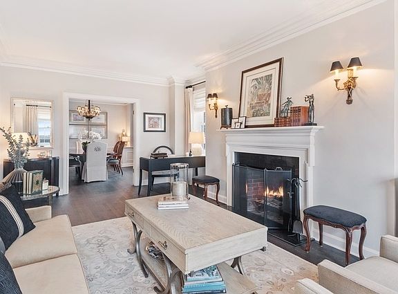 5th image of 1366 N Dearborn Pkwy #9C