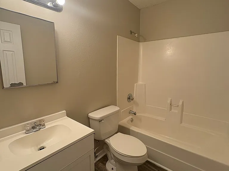 520 Landview Dr #B — Photo 10