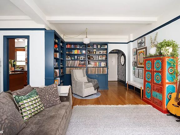 4th image of 210 W 78th St APT 4D