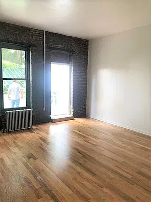 Rented by EXR | media 4