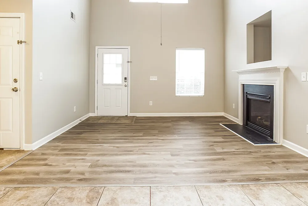 3 bed, 2.0 bath, 1341 sqft, $2,410 — Photo 4