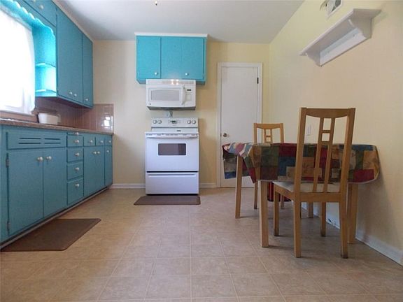 5th image of 8009 Longwood Ave