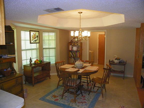 3rd image of 601 Crown Colony Dr