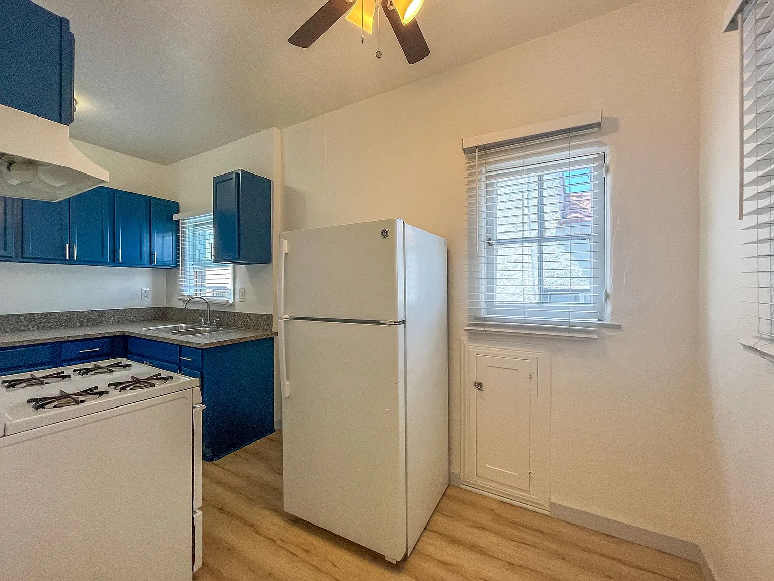 551 Daisy Ave — Photo 4
