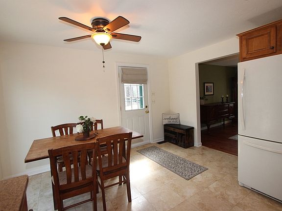 4th image of 32 Sibley Rd