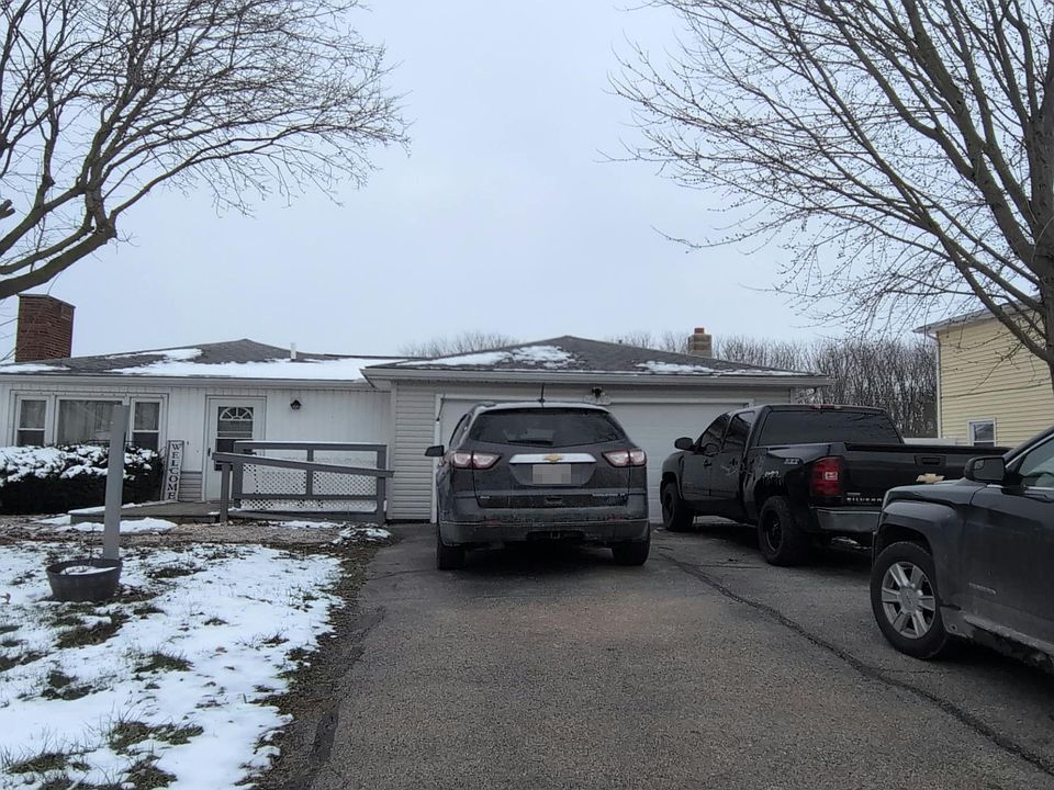 1st image of 54400 Hickory Flats Dr