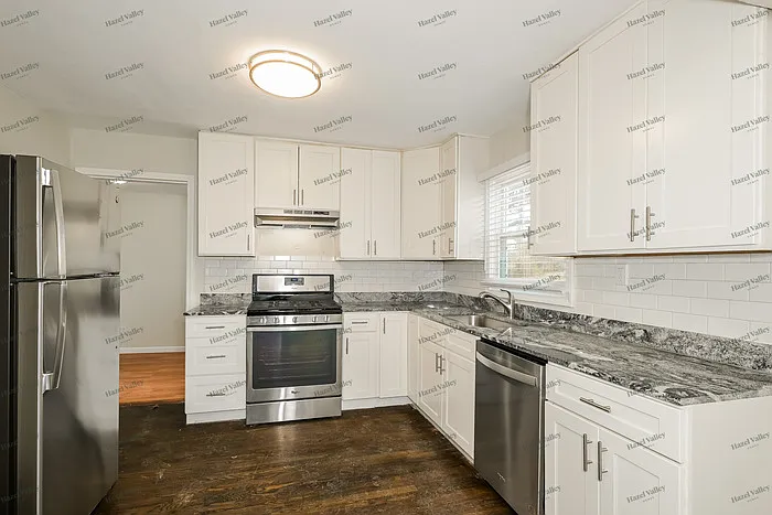 7624 Stanwood Dr — Photo 6