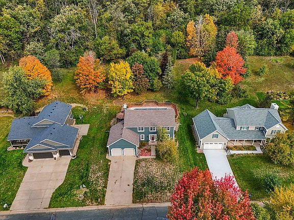 2nd image of 1497 Golf View Dr