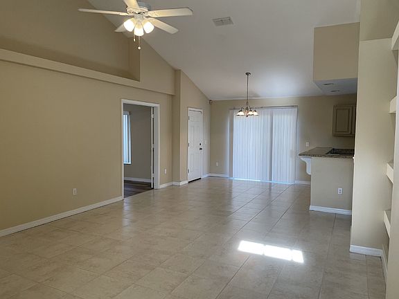 3rd image of 4823 Jeanette Ct