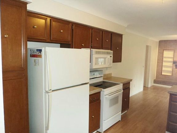 3rd image of 516 Donbar Dr