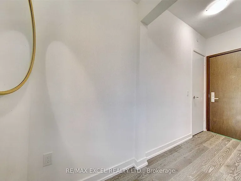 1 Yorkville Ave #3402 — Photo 17