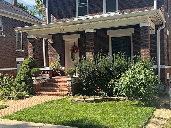 3rd image of 527 Watson St