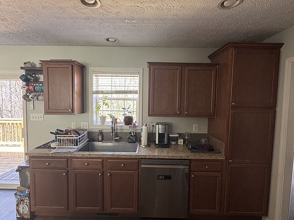 5th image of 596 White Laurel Ln