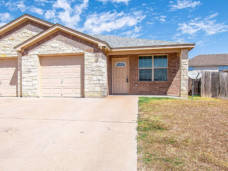 1207 Cavalry Ln