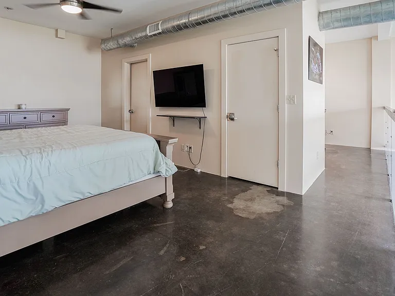 400 E Main St #300 — Photo 39