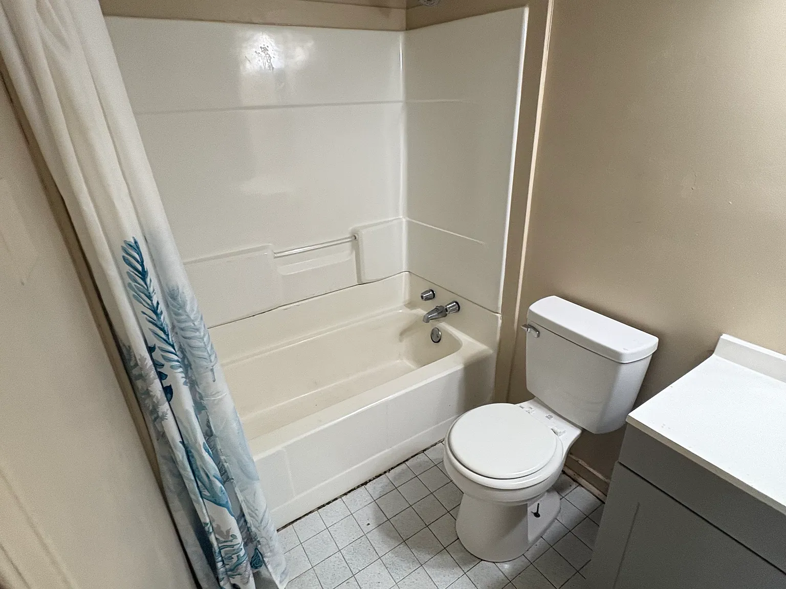 3 bed, 1615 sqft, $1,600 — Photo 2